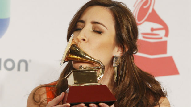 La cantautora venezolana Mariana Vega se alzó con el Latin Grammy 2014 a “Mejor Nuevo Artista”, durante decimoquinta edición de la mayor fiesta de la música ... - untitled3