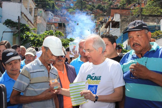 Alcale Ledezma en campaña contra el chikungunya (2)