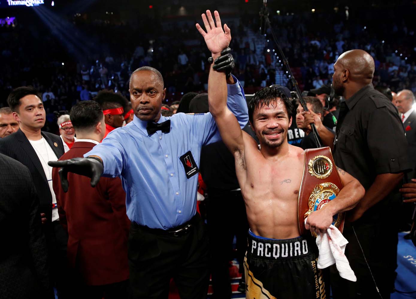 2016-11-06T094826Z_1990254804_S1AEULGEHEAA_RTRMADP_3_BOXING-PACQUIAO