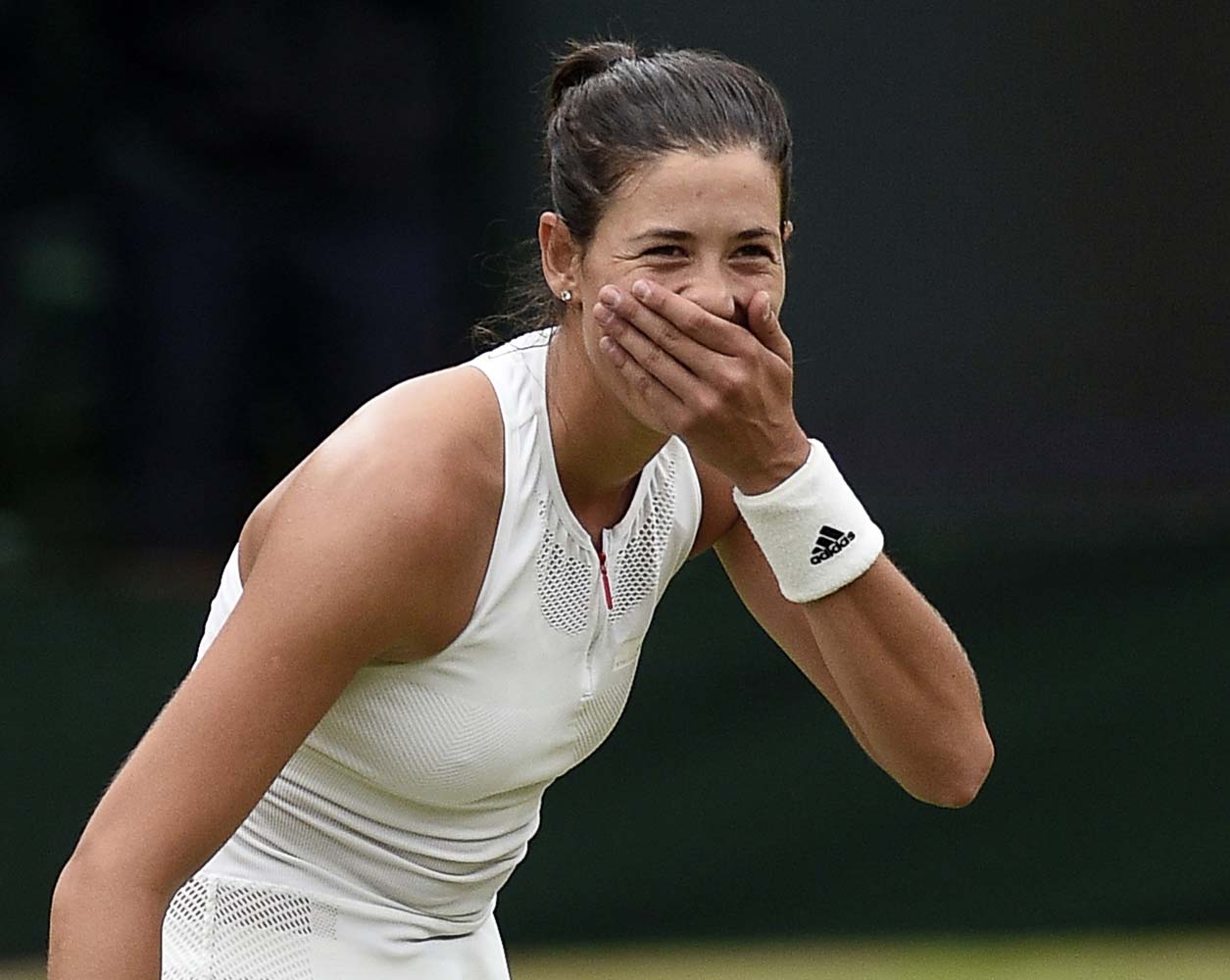 Wimbledon (United Kingdom), 15/07/2017.- Garbine Muguruza of Spain celebrates her victory over Venus Williams of the US in the women's final of the Wimbledon Championships at the All England Lawn Tennis Club, in London, Britain, 15 July 2017. (España, Londres, Tenis) EFE/EPA/GERRY PENNY EDITORIAL USE ONLY/NO COMMERCIAL SALES