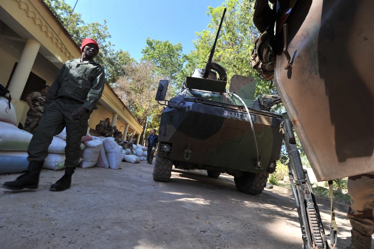 Fuerzas francesas avanzan hacia norte de Malí