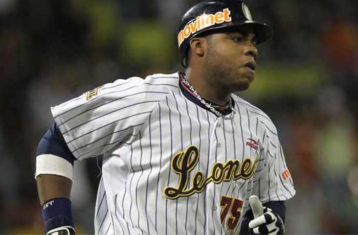 Leones derrotan a Caribes