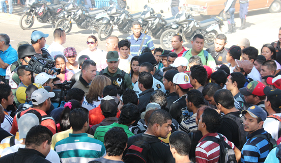 Protestas estudiantiles colapsaron vías de Coro (Foto)