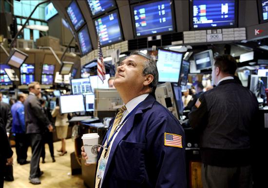 Wall Street: S&P500 bate otro récord al cierre
