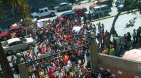 Fuerte tranca en la Francisco de Miranda por protesta estudiantil (Foto)