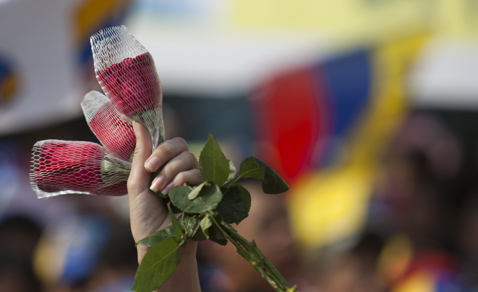 El pajarito de Maduro y las denuncias se apoderan de la campaña