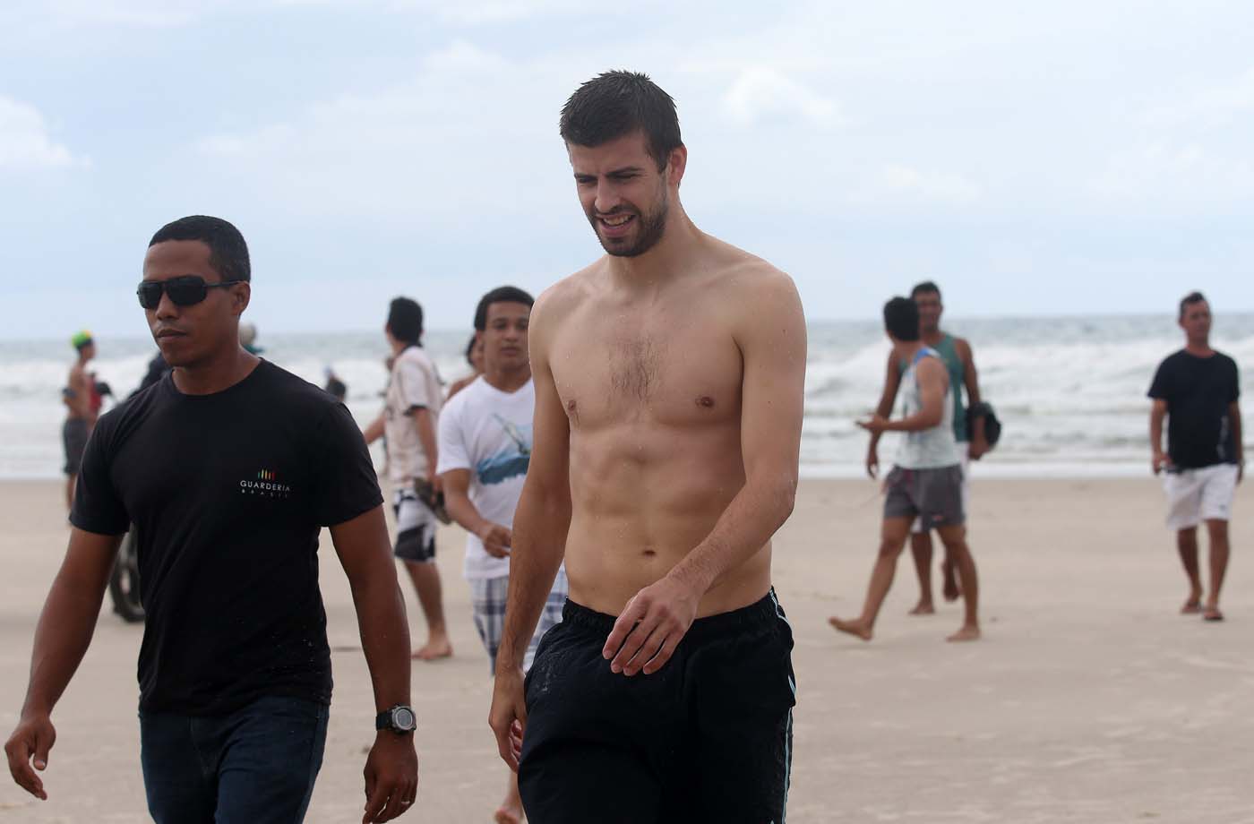 El look playero de Piqué (Fotos)