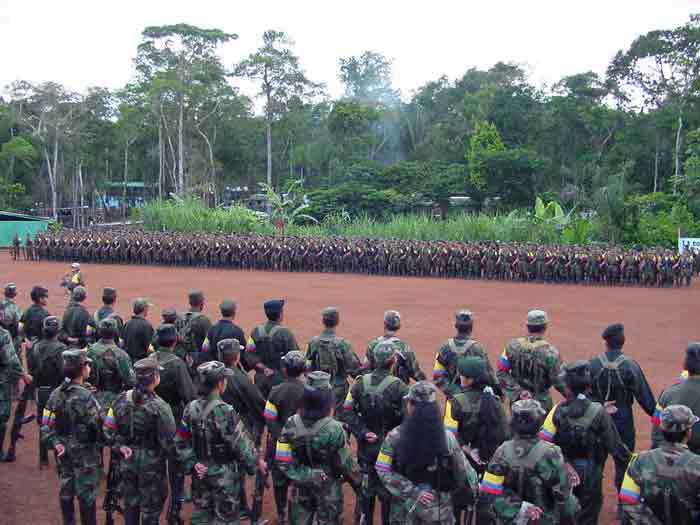 Farc piden a Santos parar “brutalidad” contra protesta campesina en Colombia