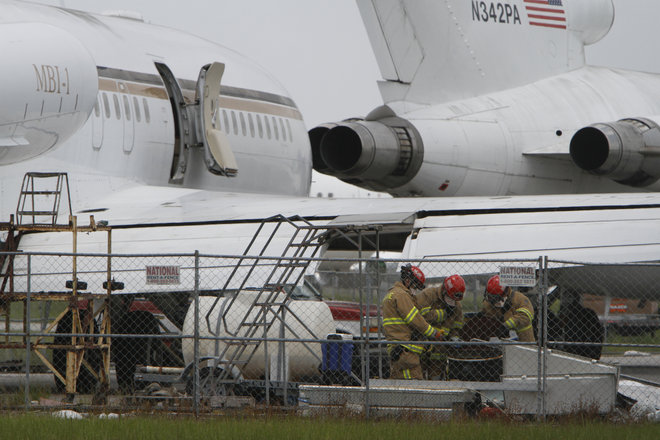 Encuentran 218 litros de uranio y evacuan aeropuerto de Miami