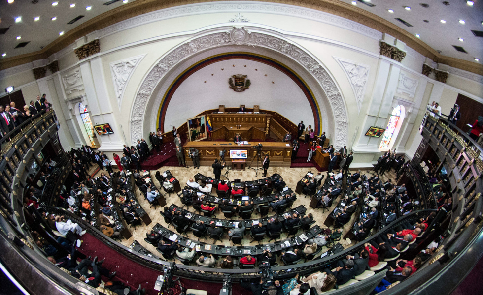 Ley habilitante sigue frenada porque no aparece el diputado 99