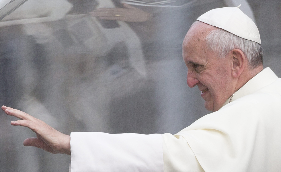 Los venezolanos no tienen pecados, broméo el Papa tras confesar a una joven