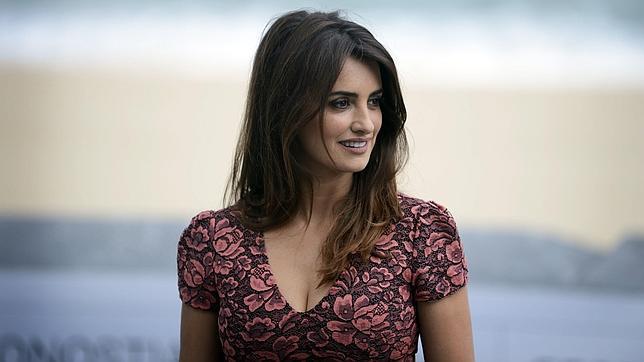 Penélope Cruz da a luz a una niña