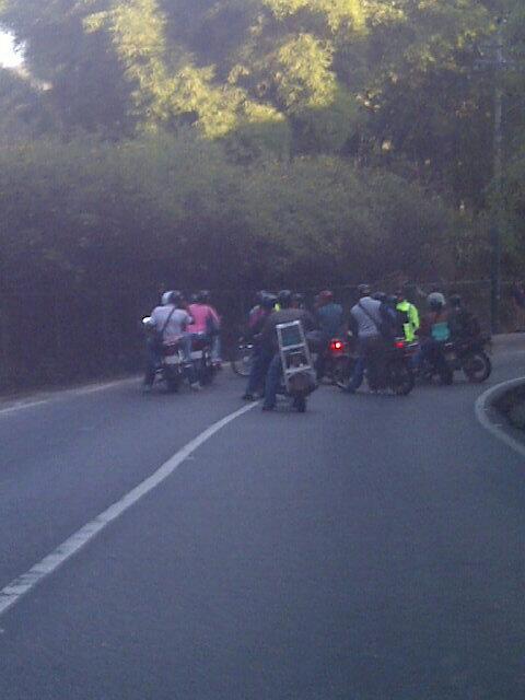 Informan que paso por carretera Baruta-El Placer será restablecido después de las 3 de la tarde