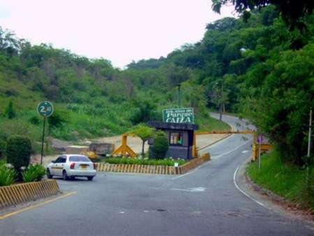 Motorizados hieren a Policía de Miranda en Parque Caiza