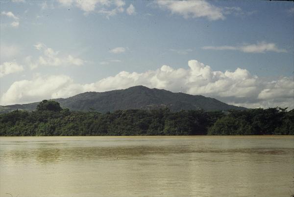 Naufragio de embarcación en río Orinoco deja saldo de ocho muertos