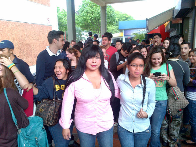 En fotos: El cálido recibimiento a María Bolívar en la Universidad