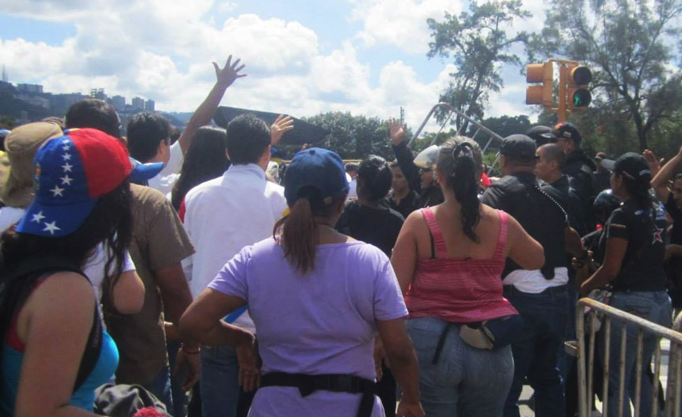 Irregulares atacaron protesta pacífica autoconvocada del #30N (fotos + video)