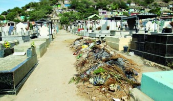 En el cementerio de Puerto La Cruz se roban hasta los cuerpos