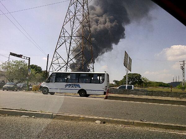 Reportan incendio en Petrocasa de Zona Industrial en Carabobo (Fotos)