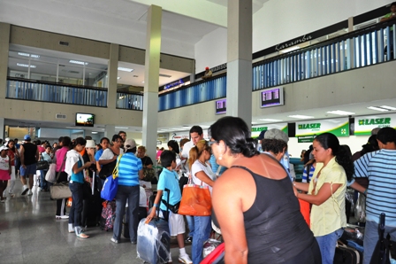 Temporadistas se quedan varados por falta de pasaje en Margarita