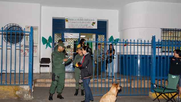 En Mérida inició el cierre de mesas de votación