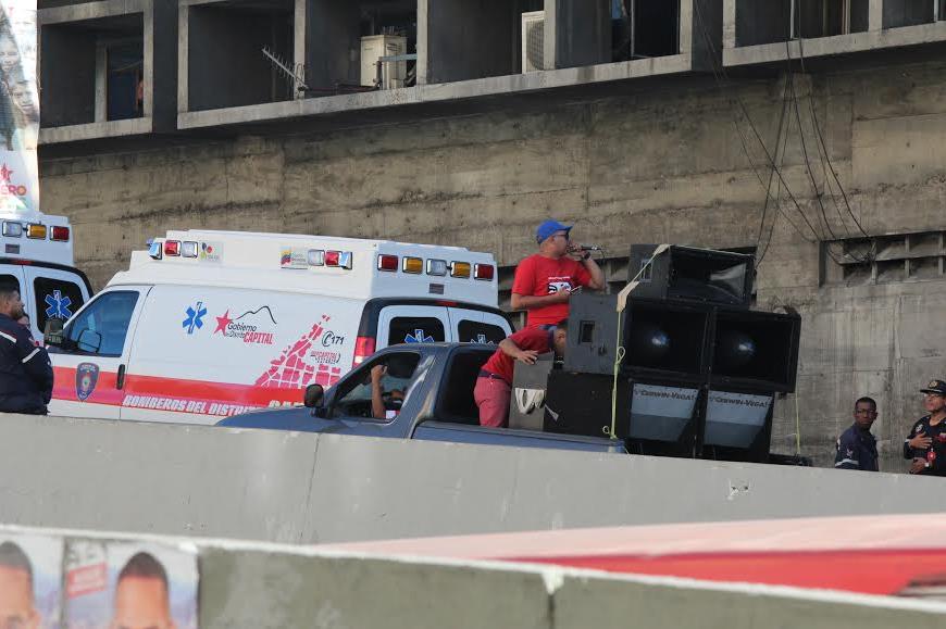 Así hacen campaña electoral a favor del Psuv en la avenida Lecuna (Foto)