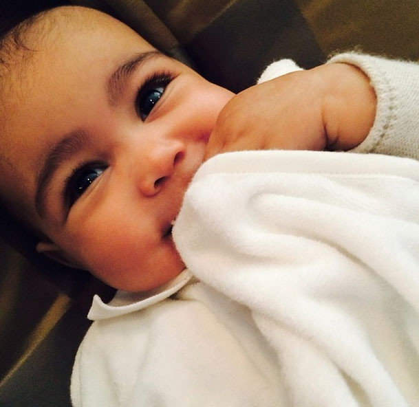 Kim Kardashian presume la sonrisa de su hija North West (Foto)