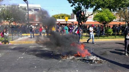 Estudiantes de la Urbe protestaron por la inseguridad (FOTOS)