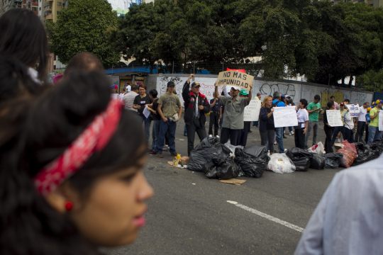 CONTINÚAN PROTESTAS EN CARACAS CONTRA GOBIERNO VENEZOLANO