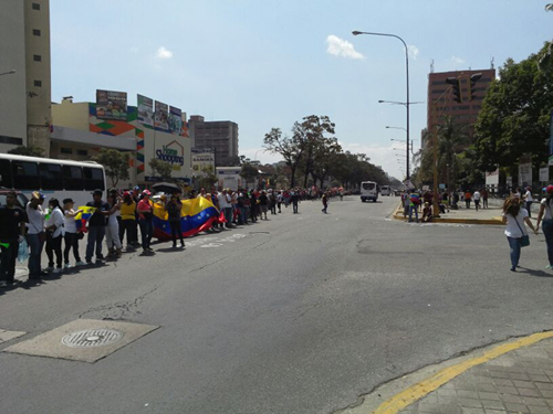 Quinto día de protesta: Cadena humana desde Guaparo hasta el sur de Valencia