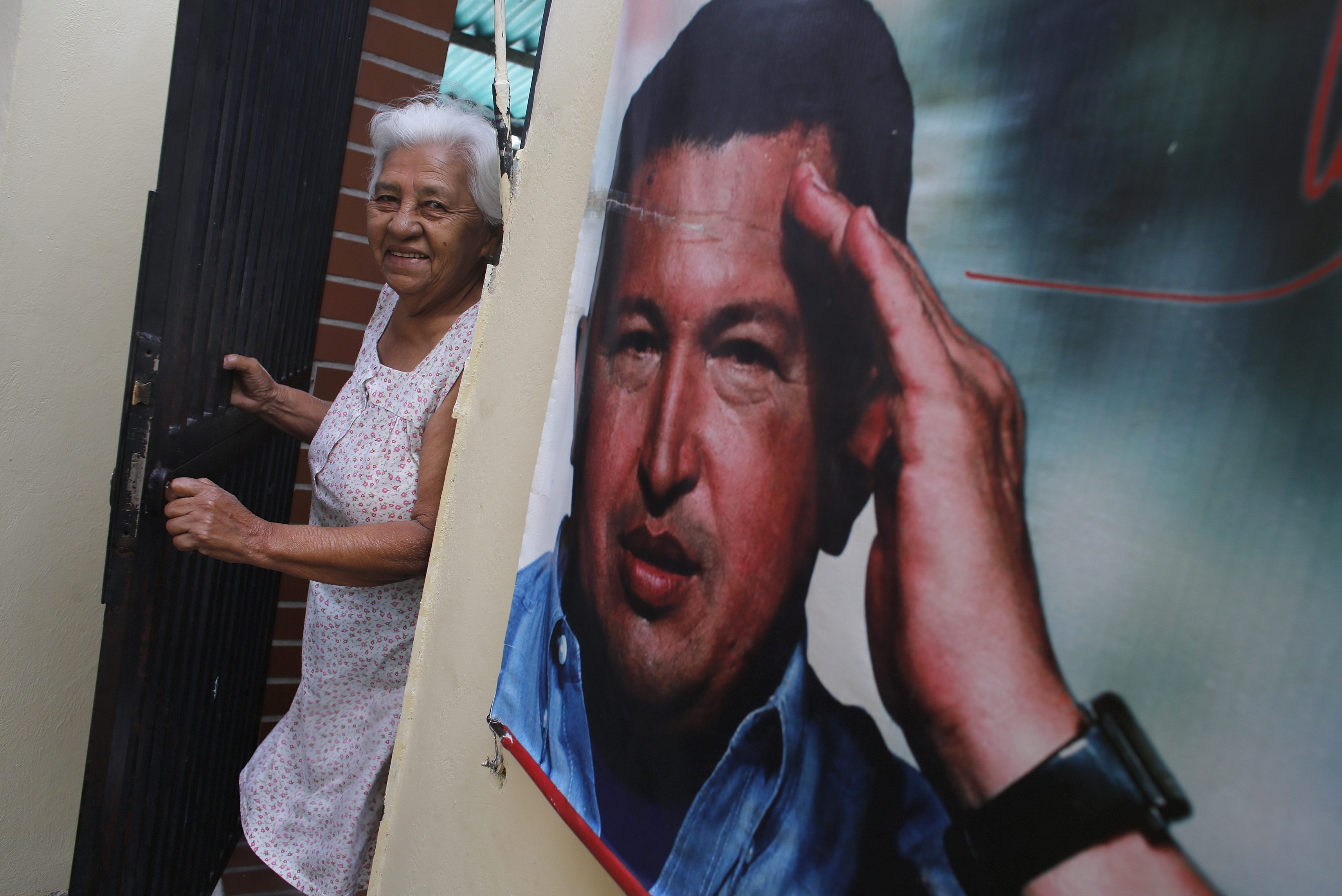 Chávez sigue “vivo” un año después de muerto