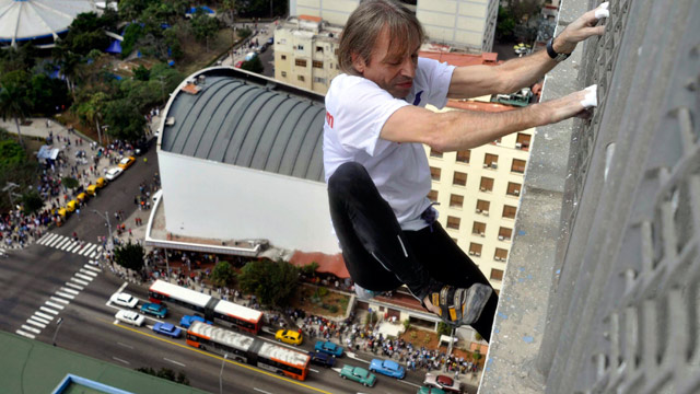 Alain Robert climbing hotel