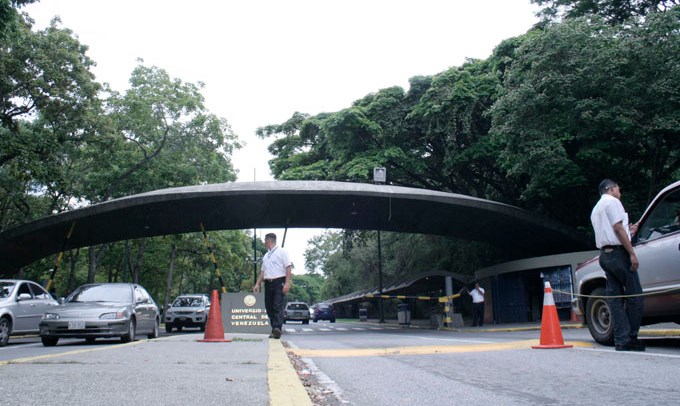 Extenderían las clases por siete semanas en la UCV