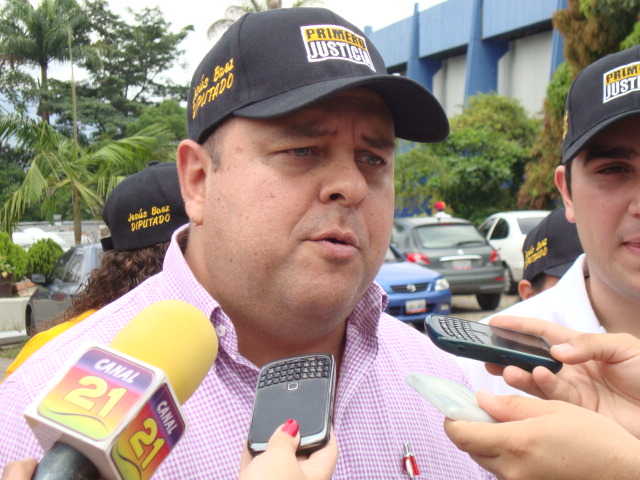 Exigen a gobernador de Táchira que desarme a los colectivos