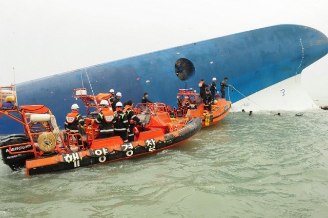 SKOREA-ACCIDENT-BOAT