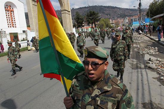 Militares bolivianos  toman las calles en señal de protesta (Fotos)