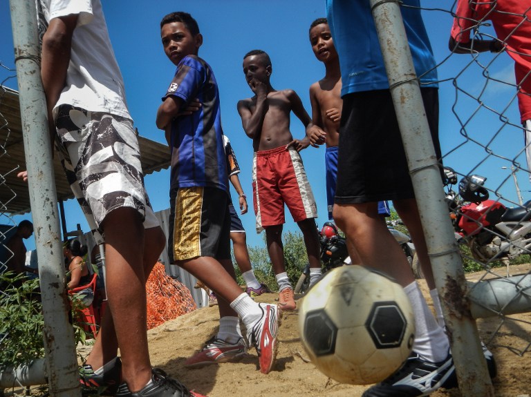 La pasión por el fútbol en la Ciudad de Dios (Fotos y Video)