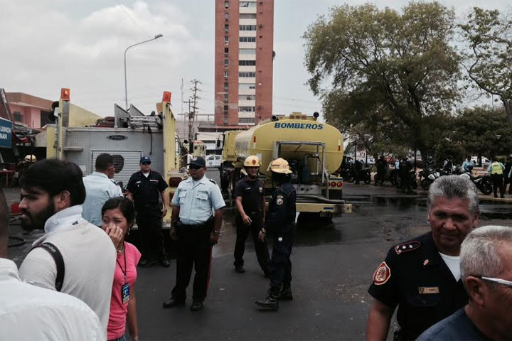 Se incendió antigua sede del BOD en Maracaibo (Foto)