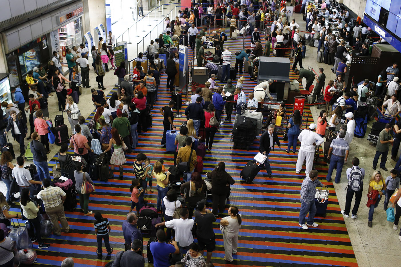 Aerolíneas no retomarán servicios hasta tanto el Gobierno no pague la deuda