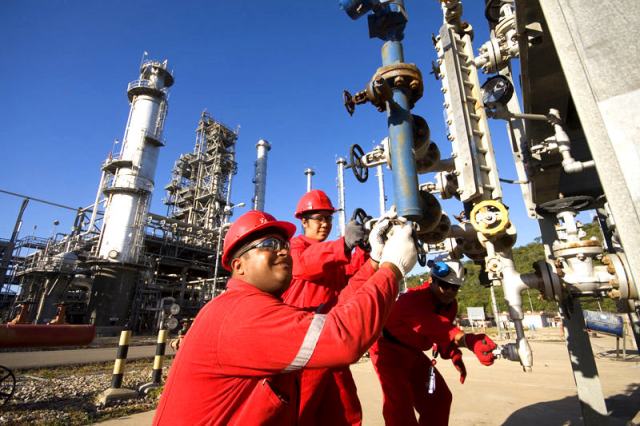 refineria-puerto-la-cruz-trabajadores-pdvsa