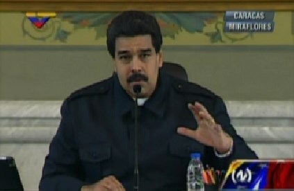 Maduro acusa a la oposición de “farsante” y niega haberle entregado el país a China