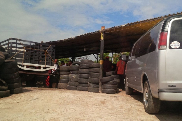 Le metió una manguera de aire por el recto y le perforó tres órganos