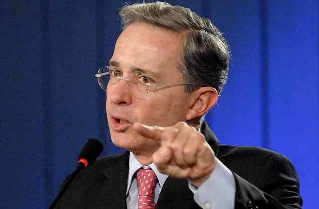 TO GO WITH AFP STORYColombian President Alvaro Uribe gestures durin