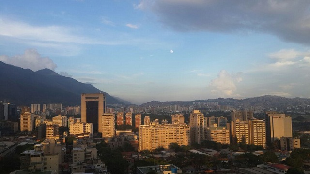 Atardecer caraqueño 06 de octubre de 2014 / Foto G. Angulo