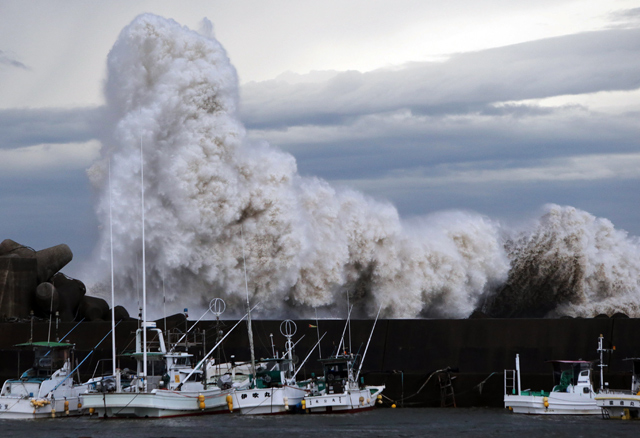 Tifón Phanfone deja un muerto y seis desaparecidos tras golpear con fuerza Japón