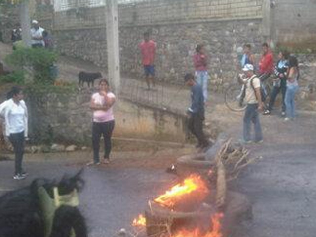 Habitantes de El Manzano en Barquisimeto protestan por falta de agua