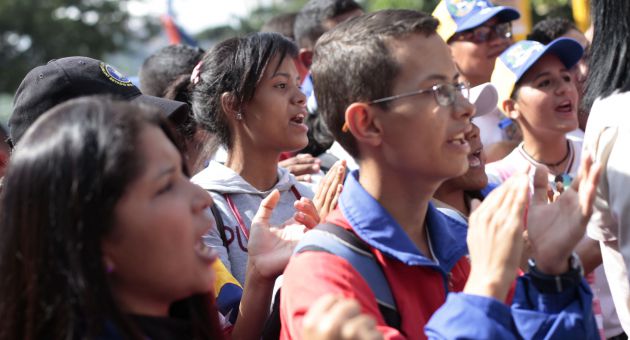 Cabildos infantiles y juveniles para apoyar a la “revolución”