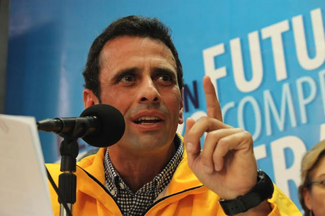 Capriles dice que María Corina Machado se presenta ante “un circo montado por Nicolás”