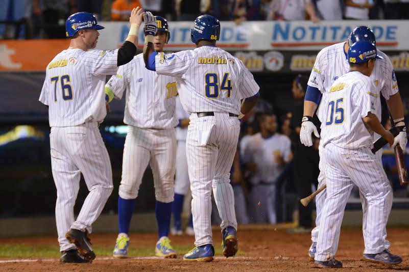 Magallanes vence por cuarta vez consecutiva a los Leones del Caracas