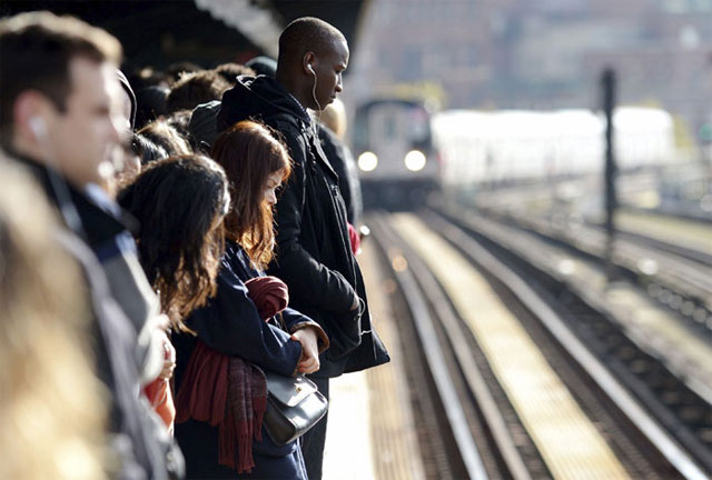 Muere en Nueva York un hombre al ser empujado a las vías al paso de un tren